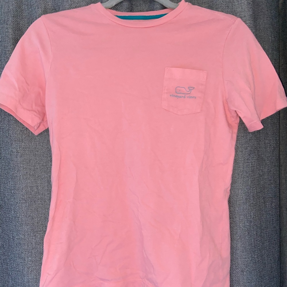 Vineyard vines tee